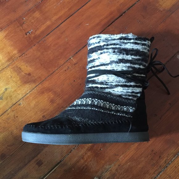 TOMS Nepal Boots - Picture 12 of 15